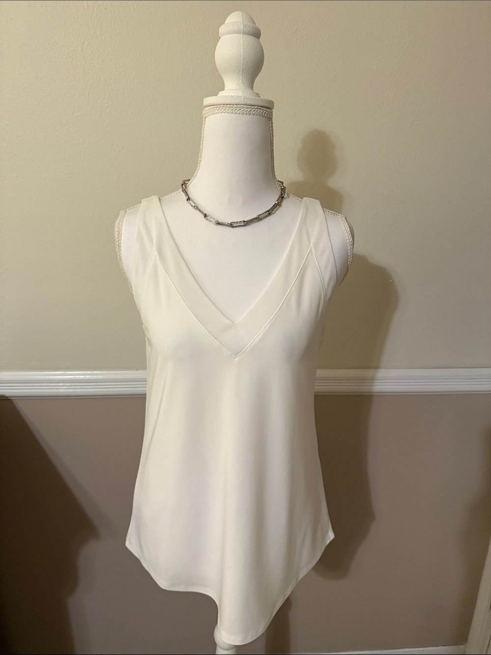 White House Black Market Cream V-Neck Sleeveless Camisole